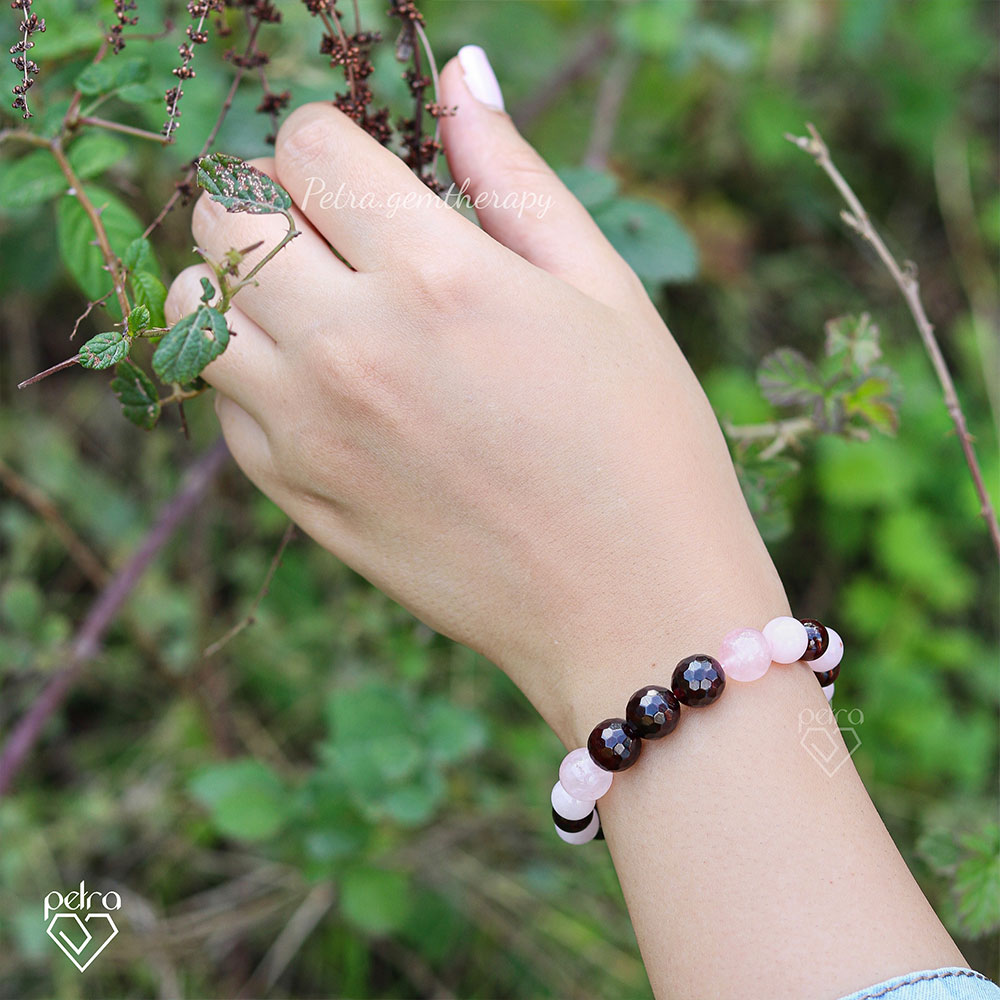 دستبند زنانه گارنت‌سرخ و رزکوارتز